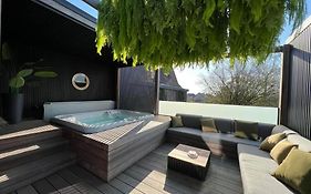 Substantiel - Luxury Rooms & Wellness Suite